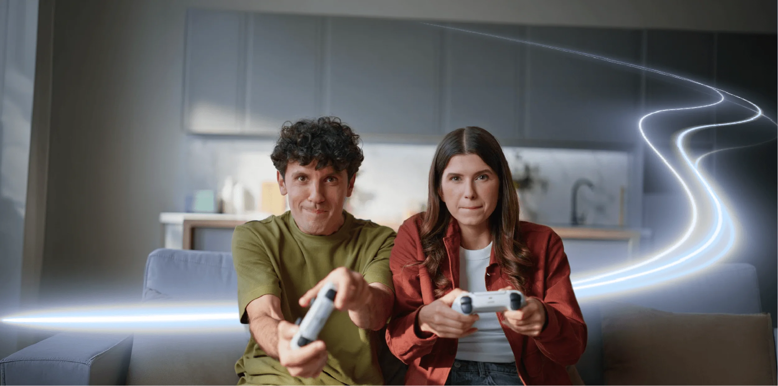 imagen de gente jugando con lata velocidad de fibra X de Bitred